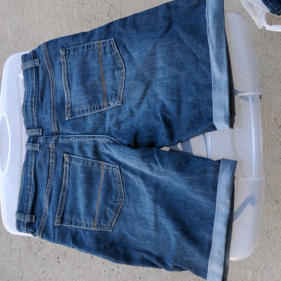 NWT Cat & Jack Denim Shorts Super Stretch Adjustable Waist Husky - Picture 4 of 6